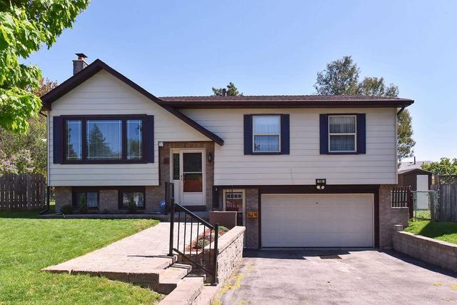 15 Lady Sarah Cres, House detached with 3 bedrooms, 2 bathrooms and 6 parking in Toronto ON | Image 1