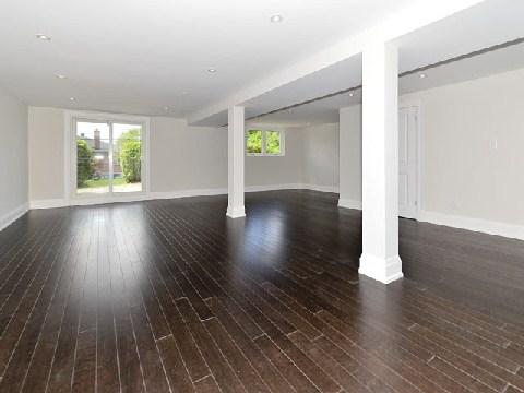 8 Tiffany Crt, House detached with 3 bedrooms, 2 bathrooms and 3 parking in Toronto ON | Image 13