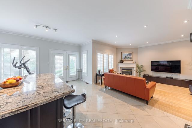 2 Wallingford Crt, House detached with 4 bedrooms, 4 bathrooms and 12 parking in Markham ON | Image 3
