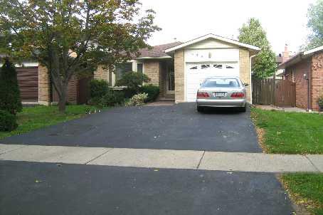 573 Holly Ave, House detached with 4 bedrooms, 2 bathrooms and 4 parking in Milton ON | Image 2