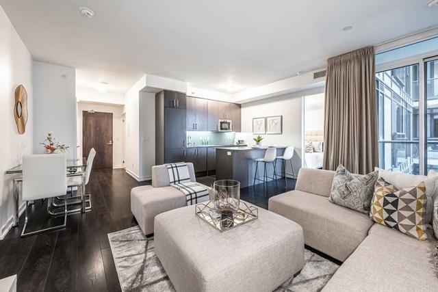 803 - 297 College St, Condo with 3 bedrooms, 2 bathrooms and 1 parking in Toronto ON | Image 11