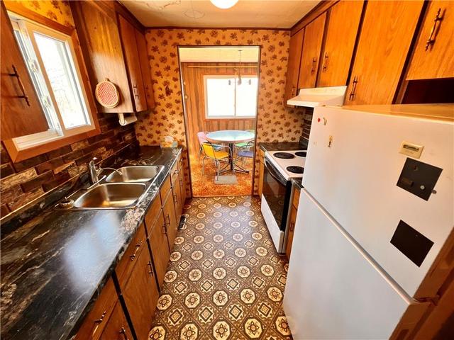 1782 Highway 15 Highway, House detached with 2 bedrooms, 1 bathrooms and 5 parking in Rideau Lakes ON | Image 12