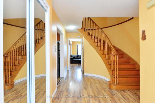 54 Fallen Oak Crt, House detached with 3 bedrooms, 3 bathrooms and 5 parking in Brampton ON | Image 33