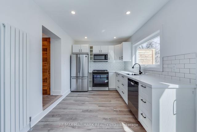 327 Kenilworth Ave, House detached with 4 bedrooms, 3 bathrooms and 4 parking in Toronto ON | Image 10