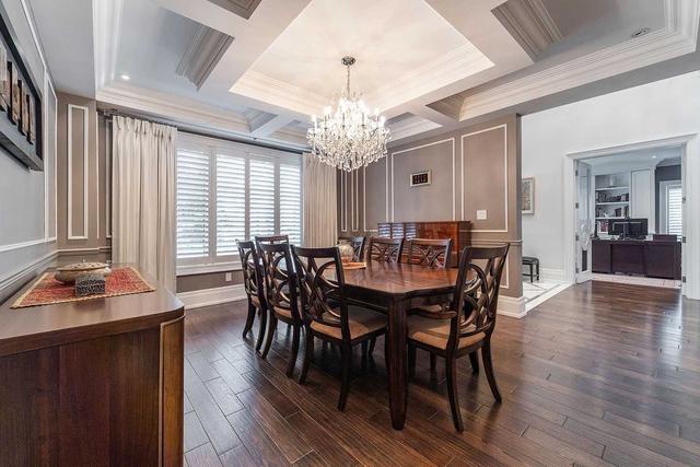 285 Savoy Cres, House detached with 4 bedrooms, 5 bathrooms and 6 parking in Oakville ON | Image 2