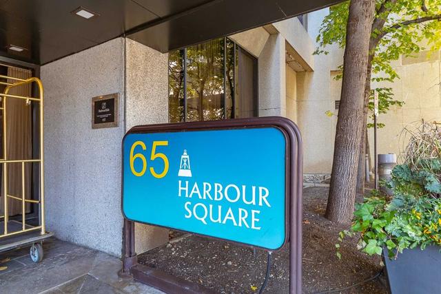 3307 - 65 Harbour Sq, Condo with 1 bedrooms, 1 bathrooms and 1 parking in Toronto ON | Image 7
