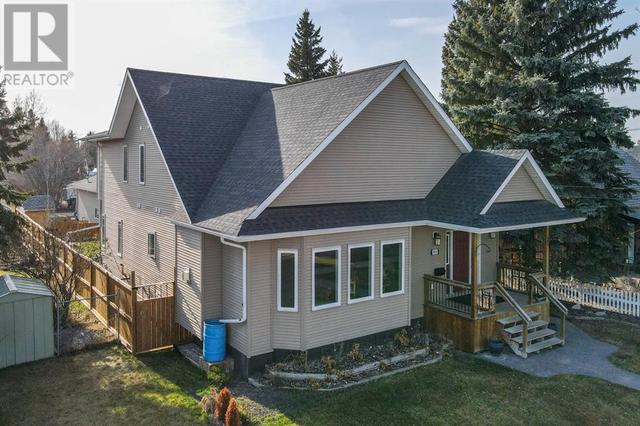 3810 42 Avenue, House detached with 7 bedrooms, 4 bathrooms and 3 parking in Red Deer AB | Card Image