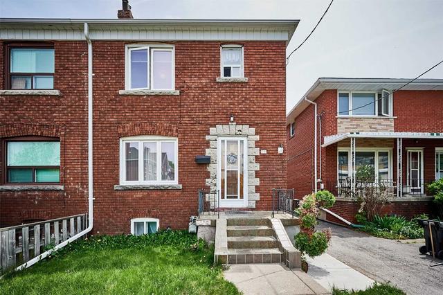 15 Memorial Park Ave, House semidetached with 3 bedrooms, 2 bathrooms and 2 parking in Toronto ON | Image 1