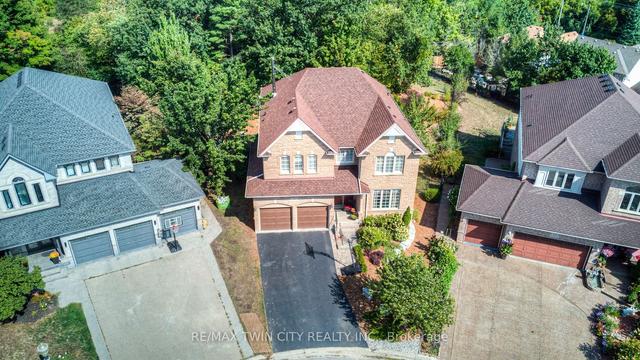 46 Oakdale Crt, House detached with 4 bedrooms, 5 bathrooms and 4 parking in Kitchener ON | Image 31