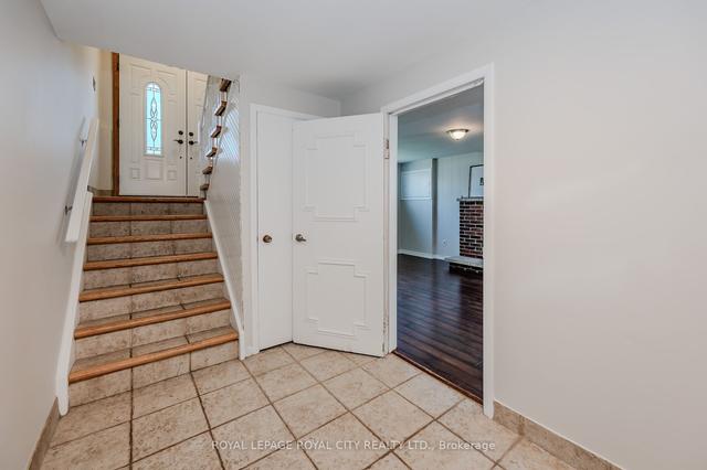 412 Woodlawn Rd E, House detached with 3 bedrooms, 2 bathrooms and 3 parking in Guelph ON | Image 16