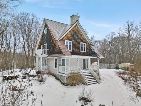5209 Highway 15, House detached with 2 bedrooms, 2 bathrooms and 5 parking in Kingston ON | Card Image