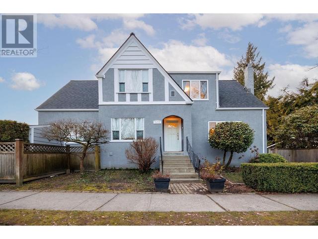 207 W 19th Avenue, House detached with 4 bedrooms, 4 bathrooms and 2 parking in Vancouver BC | Image 2