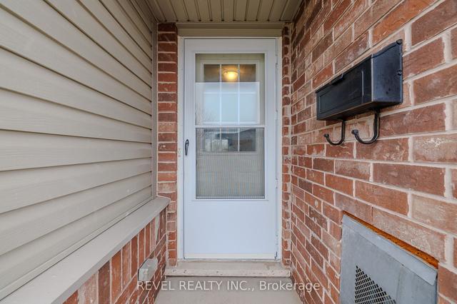 30 Woodburn Ave, House attached with 2 bedrooms, 1 bathrooms and 3 parking in St. Catharines ON | Image 21