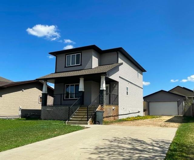 301 12 Street Se, House detached with 4 bedrooms, 3 bathrooms and 6 parking in Slave Lake AB | Image 1
