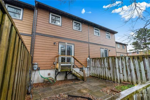 6244 Castille Court, Townhouse with 3 bedrooms, 2 bathrooms and 1 parking in Ottawa ON | Image 26