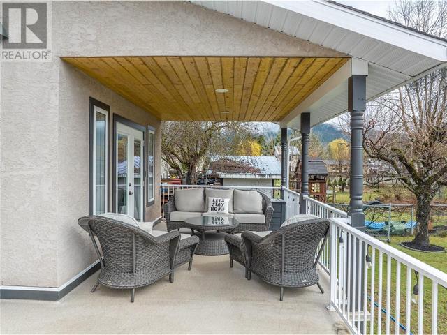 704 Moss Street, House detached with 5 bedrooms, 3 bathrooms and 6 parking in Revelstoke BC | Image 62