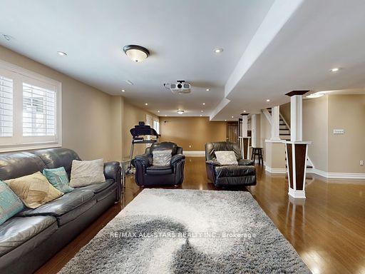 29 Yorkleigh Circ, House detached with 5 bedrooms, 4 bathrooms and 6 parking in Whitchurch Stouffville ON | Image 13