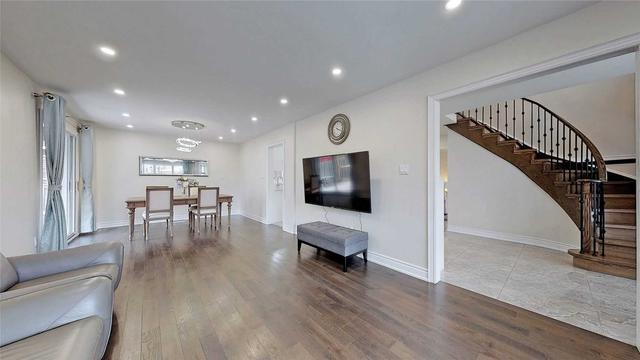 40 White Ash Dr, House detached with 4 bedrooms, 3 bathrooms and 8 parking in Markham ON | Image 35