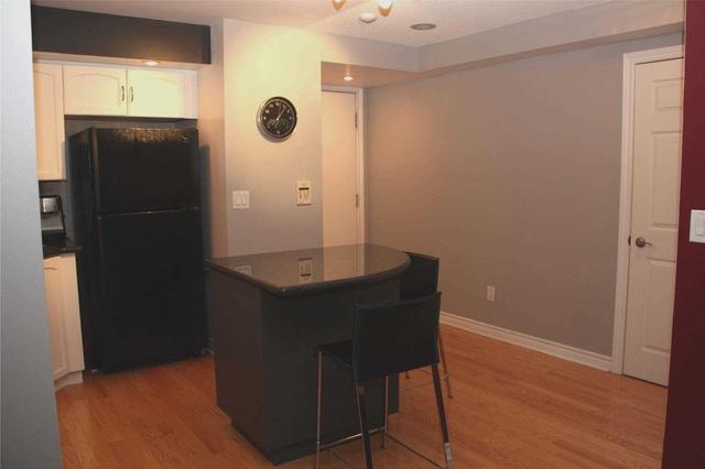 1642 - 250 Wellington St W, Condo with 1 bedrooms, 1 bathrooms and 0 parking in Toronto ON | Image 6