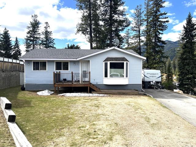 5 Clearwater Place, House detached with 5 bedrooms, 3 bathrooms and null parking in Elkford BC | Image 1