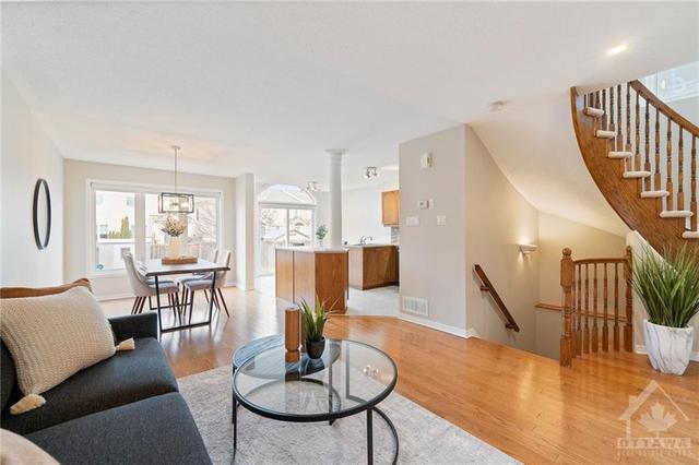 325 Bryarton Street, Townhouse with 3 bedrooms, 3 bathrooms and 2 parking in Ottawa ON | Image 7