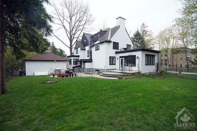 241 Hillcrest Road, House detached with 4 bedrooms, 4 bathrooms and 8 parking in Ottawa ON | Image 22
