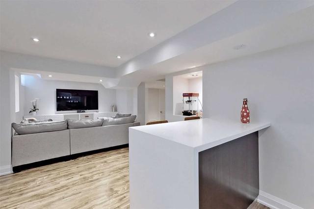 19 Scarlett Tr, House detached with 3 bedrooms, 4 bathrooms and 4 parking in Vaughan ON | Image 16