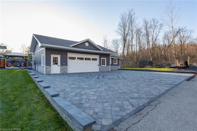 25 Centre Street, House detached with 4 bedrooms, 2 bathrooms and 9 parking in Brant ON | Image 34
