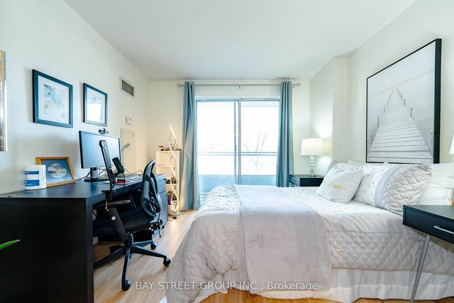209 - 21 Hillcrest Ave, Condo with 2 bedrooms, 1 bathrooms and 1 parking in Toronto ON | Image 5