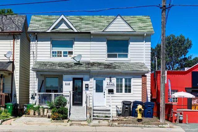 upper - 2534 St Clair Ave W, House semidetached with 2 bedrooms, 1 bathrooms and 0 parking in Toronto ON | Image 1