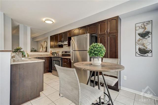 407 Dusk Private, Townhouse with 3 bedrooms, 3 bathrooms and 4 parking in Ottawa ON | Image 10