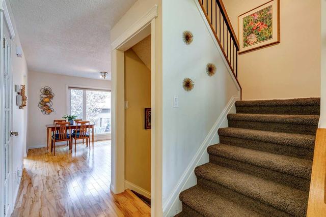 6924 Coach Hill Road Sw, Home with 3 bedrooms, 1 bathrooms and 1 parking in Calgary AB | Image 15