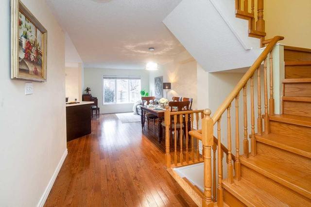 09 - 1109 Upper Village Dr, Townhouse with 3 bedrooms, 4 bathrooms and 1 parking in Mississauga ON | Image 4