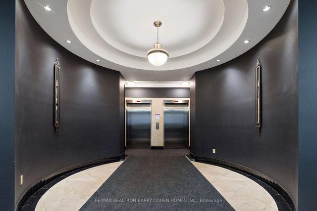 801 - 30 Hayden St, Condo with 1 bedrooms, 1 bathrooms and 1 parking in Toronto ON | Image 24