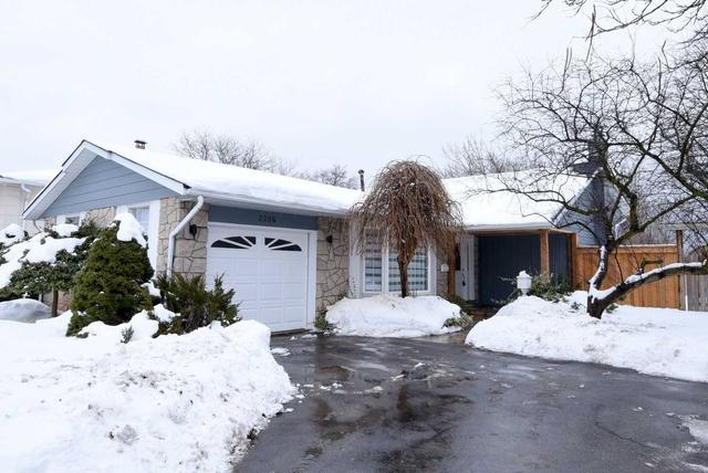 2280 Bridge Rd, House detached with 3 bedrooms, 2 bathrooms and 5 parking in Oakville ON | Image 1