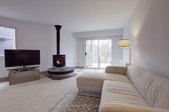 49 Astley Ave, House detached with 3 bedrooms, 2 bathrooms and 1 parking in Toronto ON | Image 6