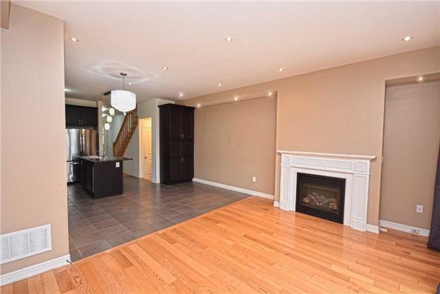 09 Dufay Rd, House attached with 3 bedrooms, 4 bathrooms and 1 parking in Brampton ON | Image 4