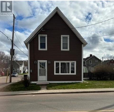 398 Queen Street, House detached with 4 bedrooms, 2 bathrooms and null parking in Charlottetown PE | Card Image