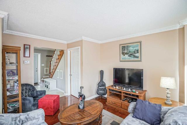 89 Cabernet Circ, House detached with 3 bedrooms, 2 bathrooms and 3 parking in Toronto ON | Image 7