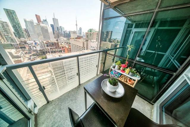 2707 - 386 Yonge St, Condo with 3 bedrooms, 2 bathrooms and 1 parking in Toronto ON | Image 10