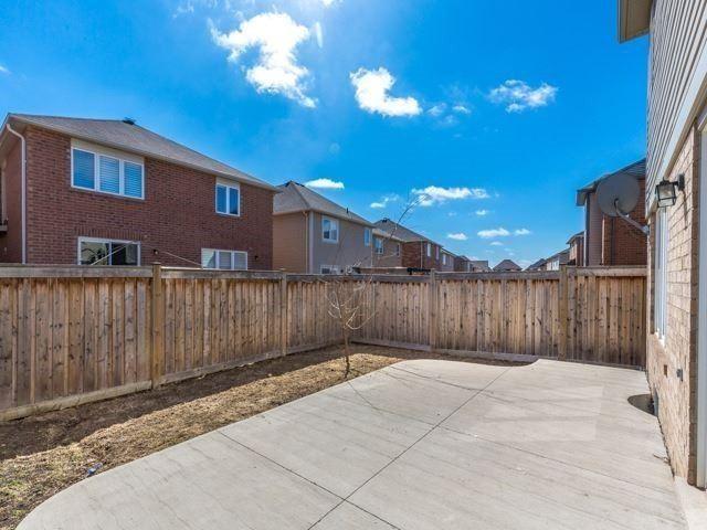 11 Lathbury St, House detached with 3 bedrooms, 3 bathrooms and 2 parking in Brampton ON | Image 9