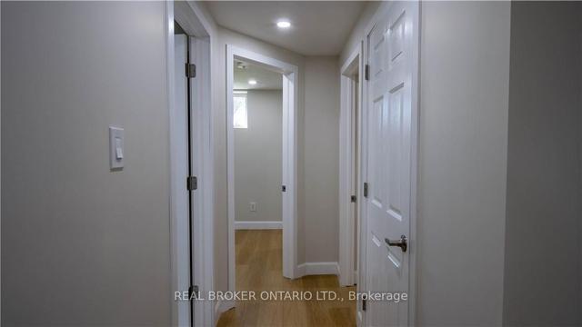 1245 Trafalgar St, House detached with 2 bedrooms, 2 bathrooms and 3 parking in London ON | Image 16