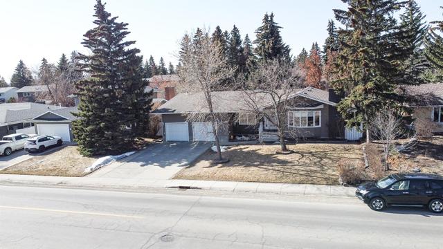 423 Lake Bonavista Drive Se, House detached with 3 bedrooms, 3 bathrooms and 6 parking in Calgary AB | Image 3