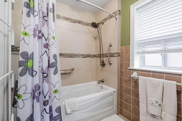161 Northland Ave, House detached with 2 bedrooms, 2 bathrooms and 1 parking in Toronto ON | Image 8