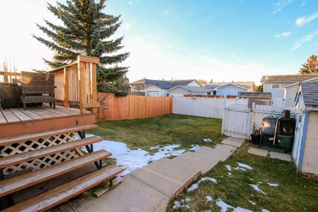 18 Eakins Crescent, House detached with 5 bedrooms, 3 bathrooms and 2 parking in Red Deer AB | Image 40