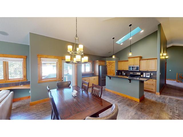 7309 Copperhorn Drive, House detached with 3 bedrooms, 2 bathrooms and null parking in Radium Hot Springs BC | Image 14