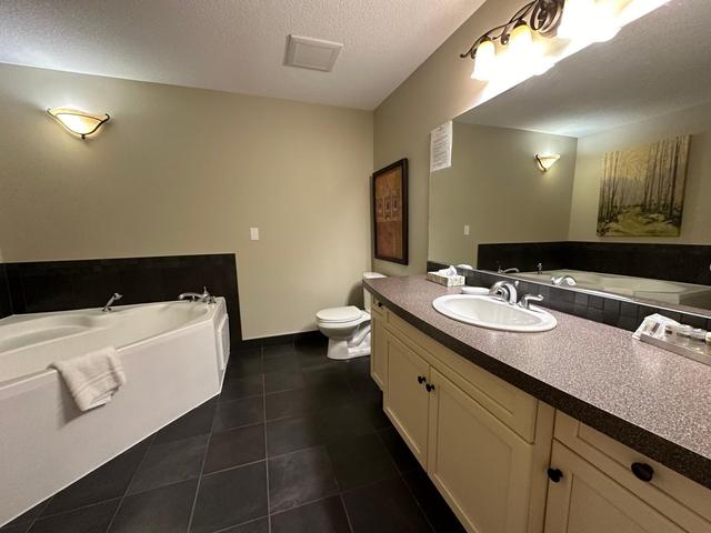 611 - 600 Bighorn Boulevard, Condo with 3 bedrooms, 3 bathrooms and null parking in Radium Hot Springs BC | Image 17