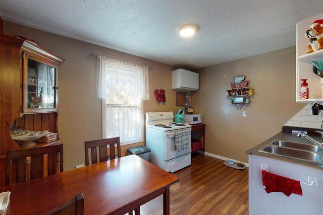 54 Ritson Rd S, House detached with 2 bedrooms, 4 bathrooms and 6 parking in Oshawa ON | Image 9
