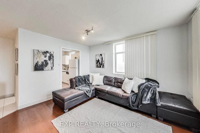 810 - 3559 Eglinton Ave W, Condo with 2 bedrooms, 1 bathrooms and 1 parking in Toronto ON | Image 2