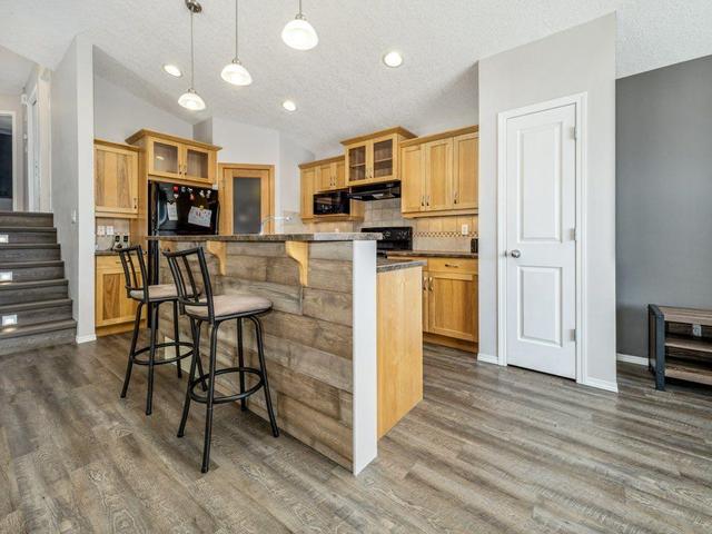 140 Jessie Robinson Close N, House detached with 4 bedrooms, 2 bathrooms and 3 parking in Lethbridge AB | Image 9
